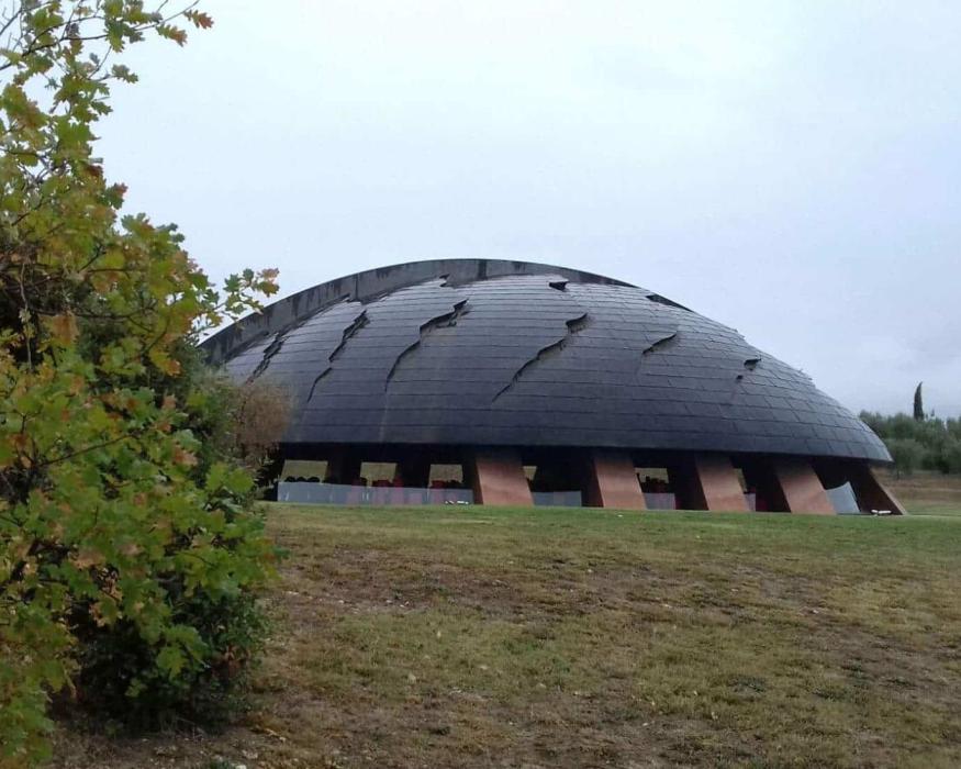Cupola cantine Ferrari lastre ramate